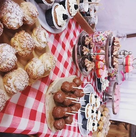 buffet_amandincakes_edited_edited.jpg